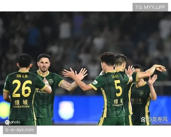 中超赛季激战正酣：球队表现亮眼，战术革新成看点