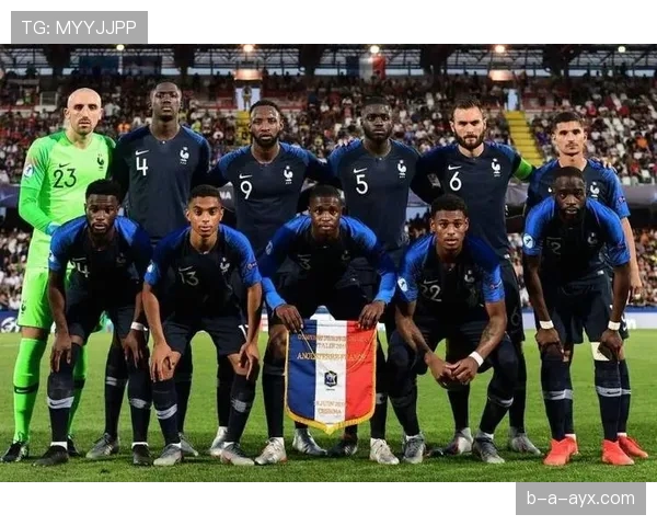 哥伦比亚队边路进攻 哥伦比亚队边路进攻