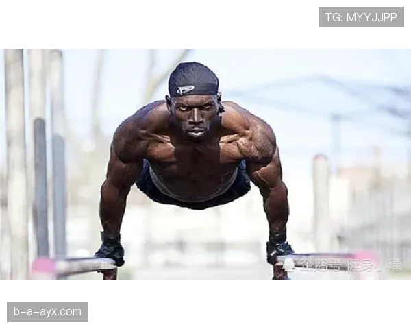 亚历克斯·摩根训练完直接拎包去走秀，这状态是真实存在的？